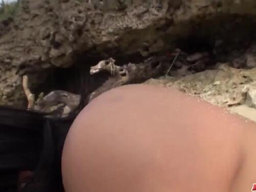 Murasaki Hayshi fucked in a hot spring sex - More at 69avs.com